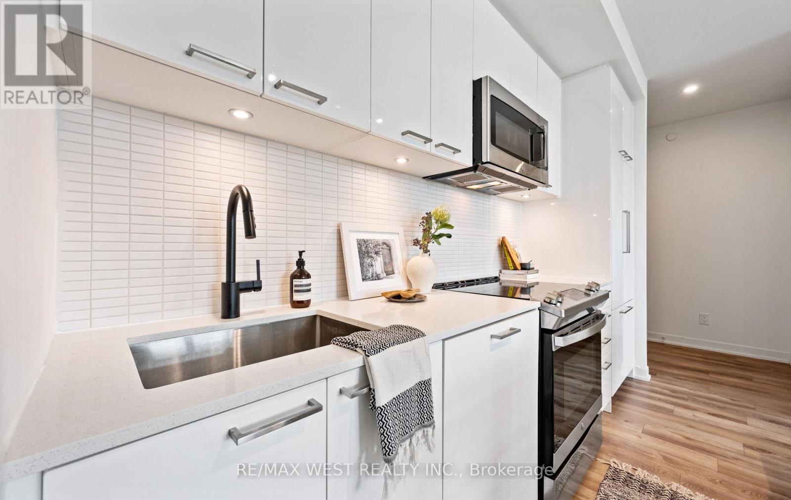 1103 - 1808 St Clair Avenue W, Toronto, Ontario  M6N 0C1 - Photo 13 - W12564068