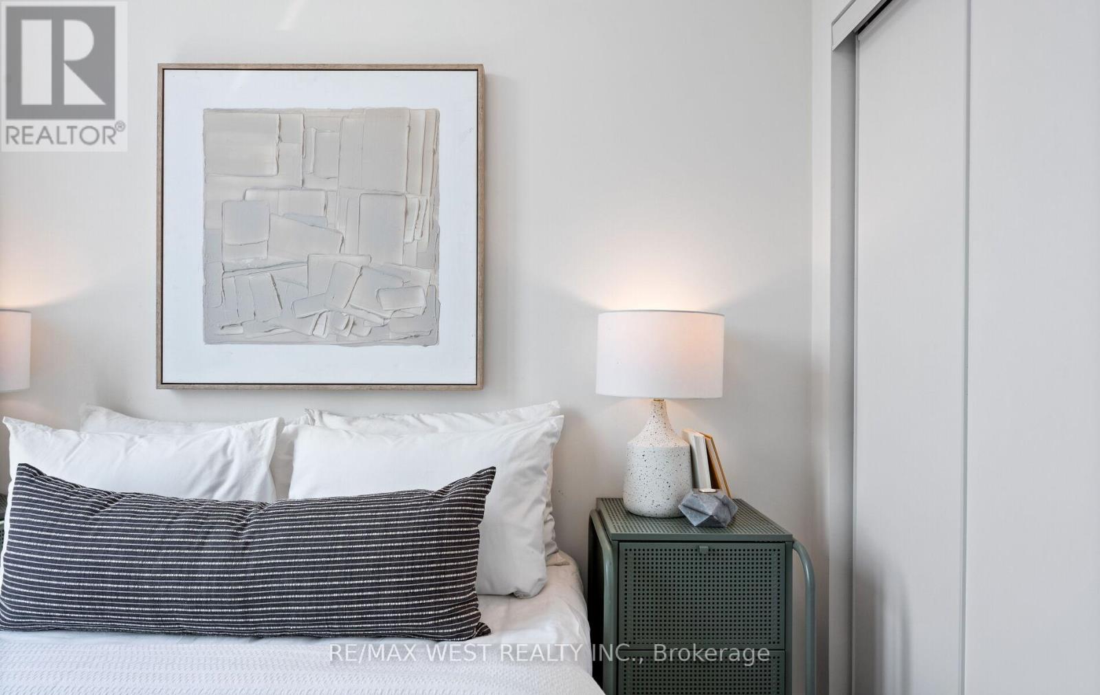 1103 - 1808 St Clair Avenue W, Toronto, Ontario  M6N 0C1 - Photo 32 - W12564068