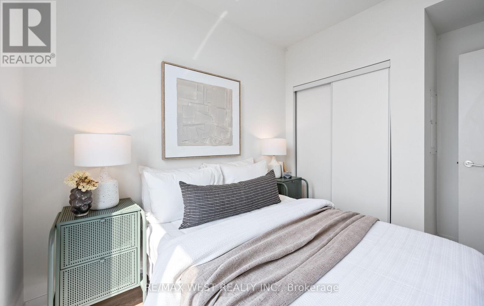 1103 - 1808 St Clair Avenue W, Toronto, Ontario  M6N 0C1 - Photo 33 - W12564068