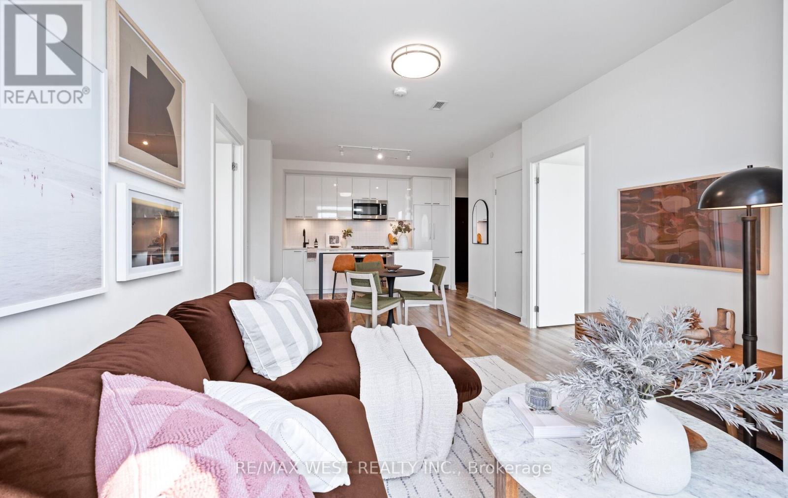 1103 - 1808 St Clair Avenue W, Toronto, Ontario  M6N 0C1 - Photo 4 - W12564068