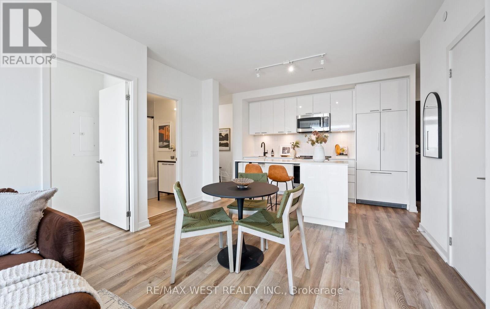 1103 - 1808 St Clair Avenue W, Toronto, Ontario  M6N 0C1 - Photo 5 - W12564068