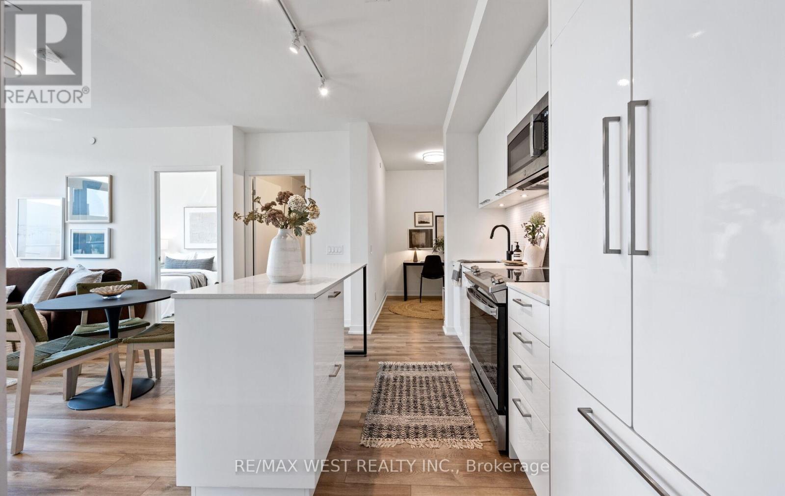 1103 - 1808 St Clair Avenue W, Toronto, Ontario  M6N 0C1 - Photo 9 - W12564068