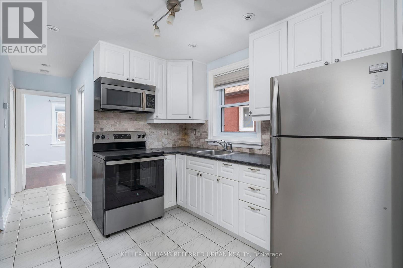 Main - 39 Cayuga Avenue, Toronto, Ontario  M6N 2G2 - Photo 10 - W12564070