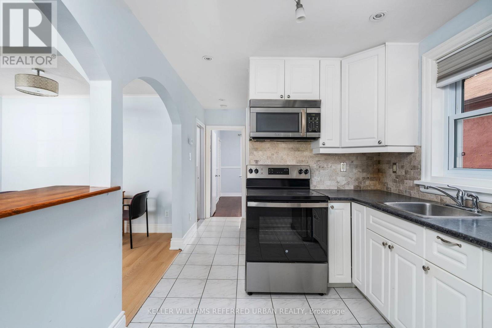 Main - 39 Cayuga Avenue, Toronto, Ontario  M6N 2G2 - Photo 11 - W12564070