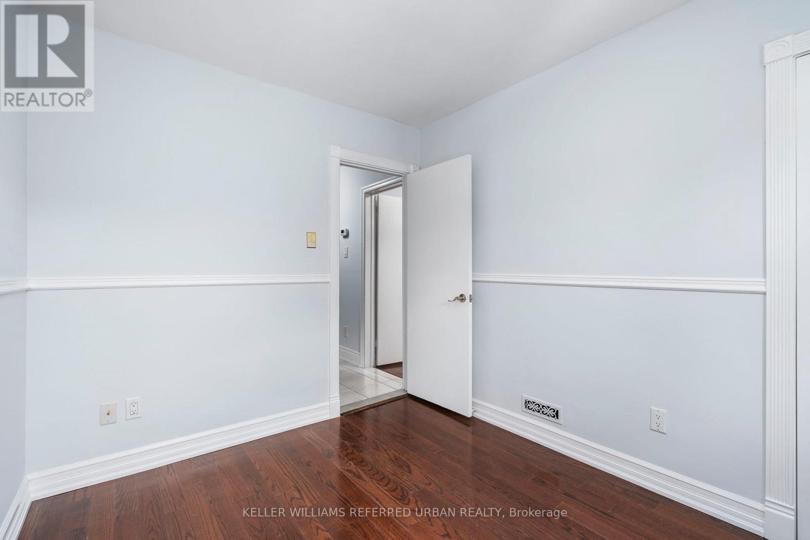 Main - 39 Cayuga Avenue, Toronto, Ontario  M6N 2G2 - Photo 17 - W12564070