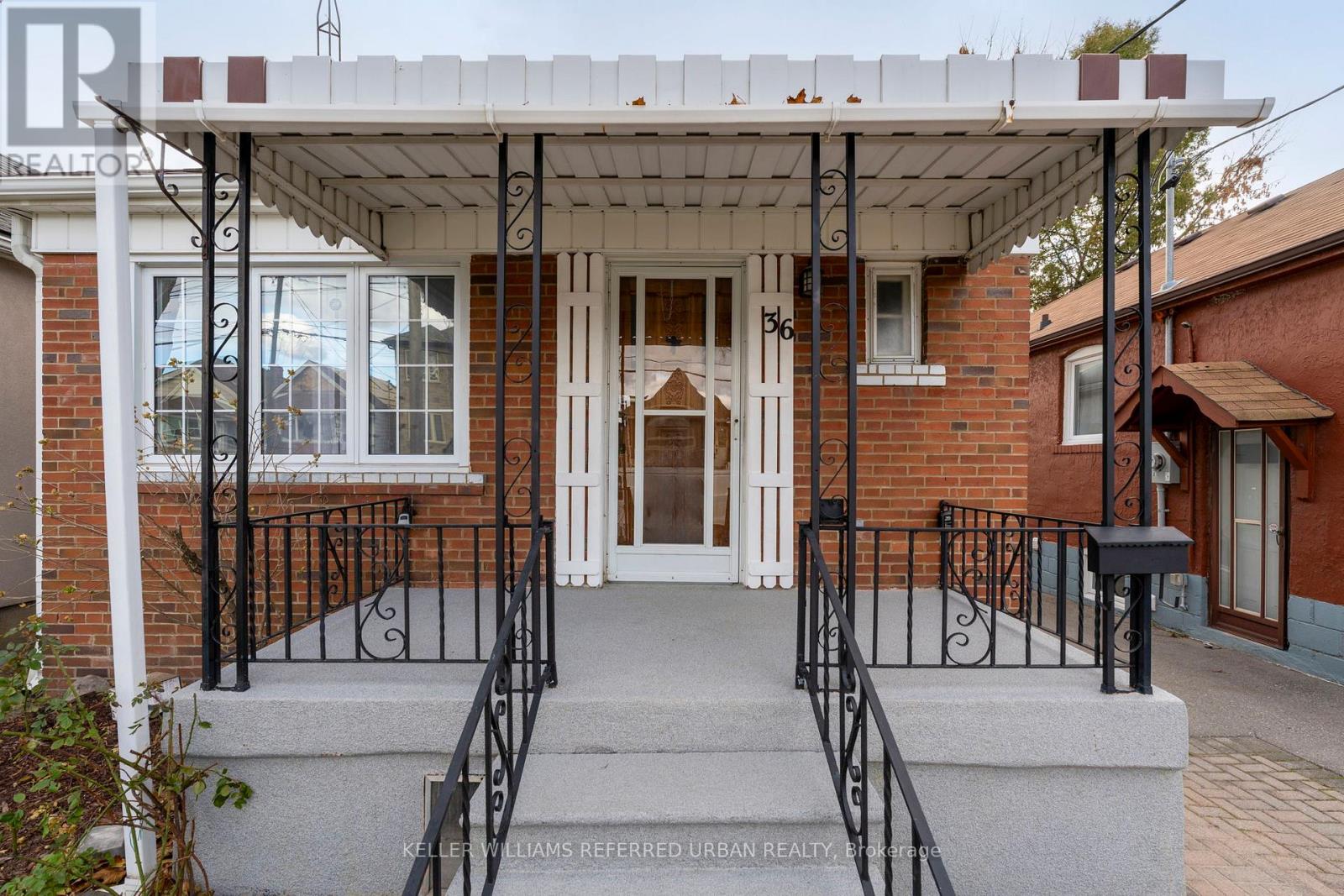 Main - 39 Cayuga Avenue, Toronto, Ontario  M6N 2G2 - Photo 5 - W12564070
