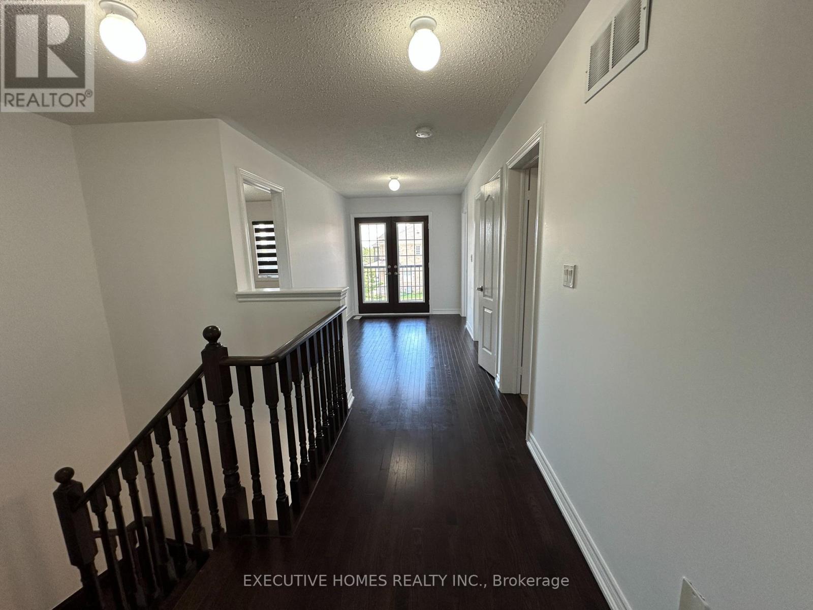 21 Elmcrest Drive, Brampton, Ontario  L6Y 0H7 - Photo 15 - W12564080