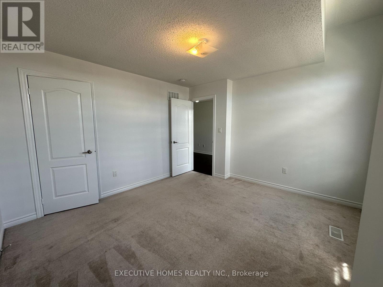 21 Elmcrest Drive, Brampton, Ontario  L6Y 0H7 - Photo 27 - W12564080