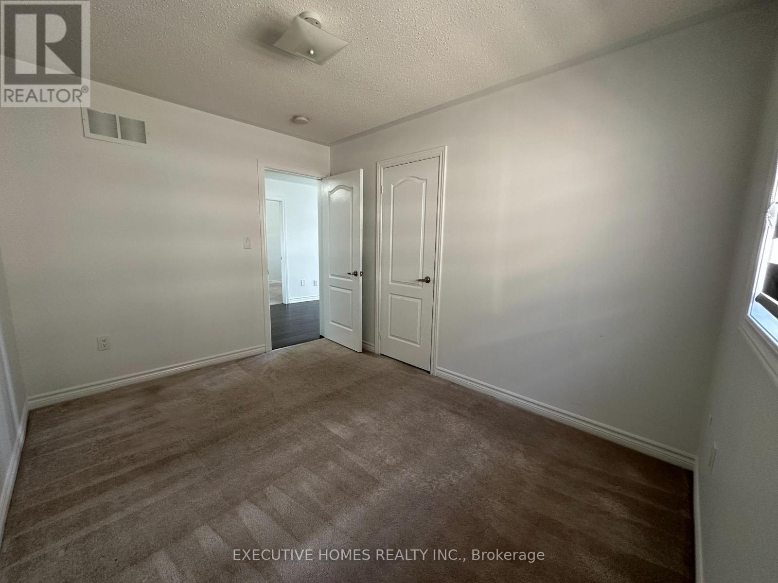 21 Elmcrest Drive, Brampton, Ontario  L6Y 0H7 - Photo 29 - W12564080