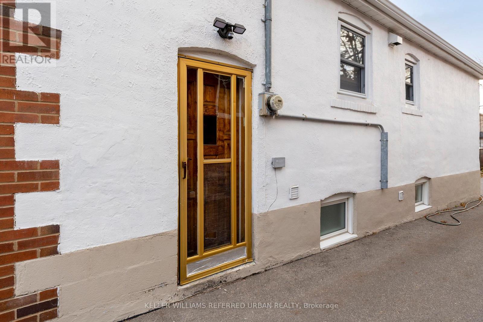 Lower - 39 Cayuga Avenue, Toronto, Ontario  M6N 2G2 - Photo 13 - W12564098