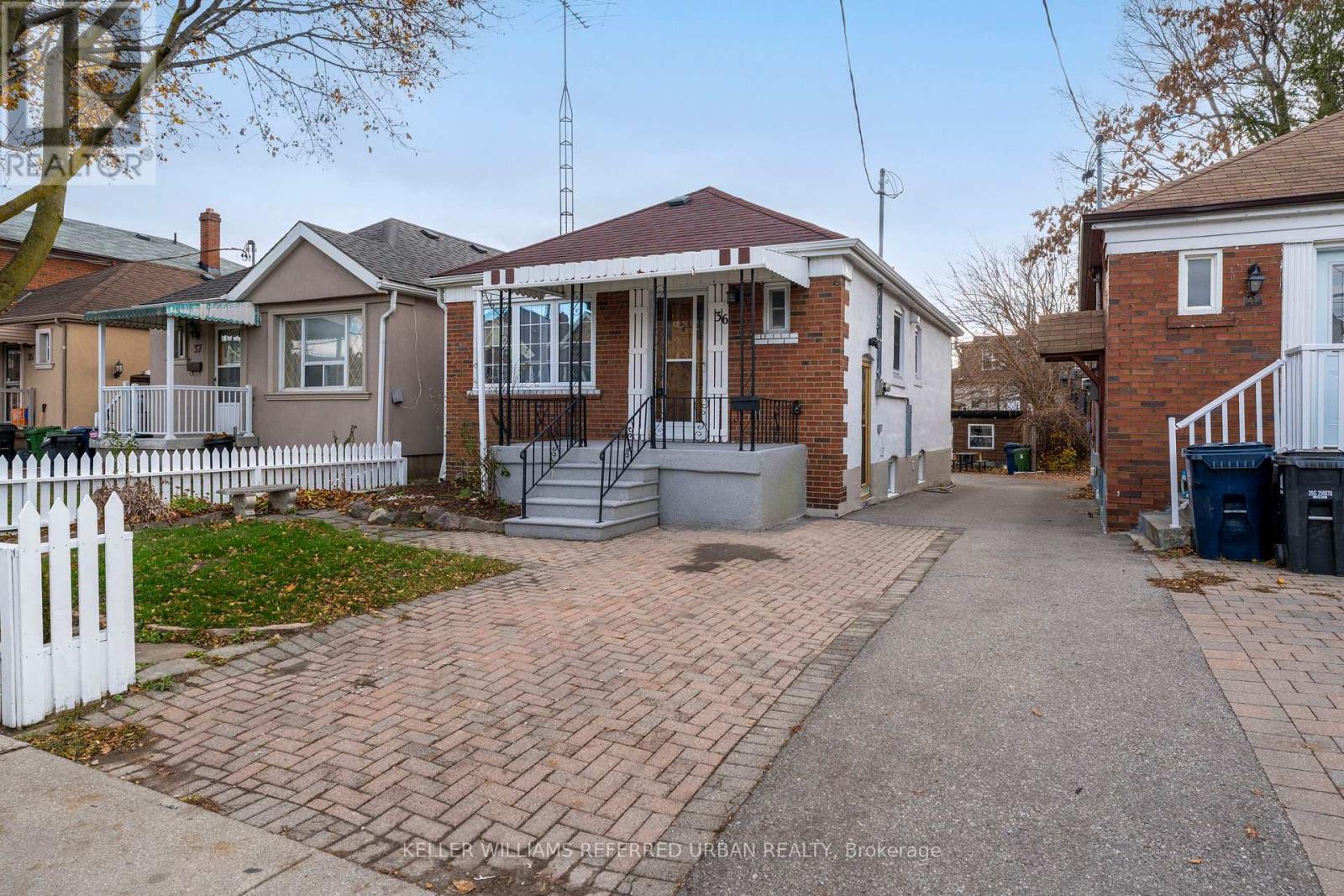 Lower - 39 Cayuga Avenue, Toronto, Ontario  M6N 2G2 - Photo 2 - W12564098
