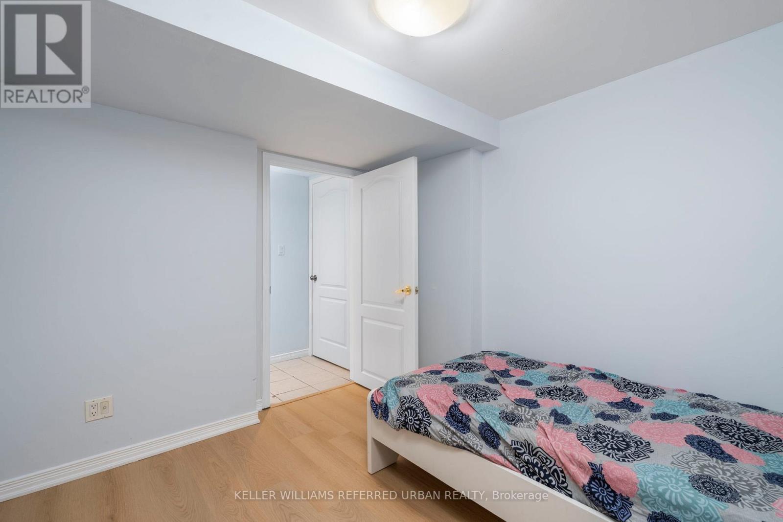 Lower - 39 Cayuga Avenue, Toronto, Ontario  M6N 2G2 - Photo 8 - W12564098