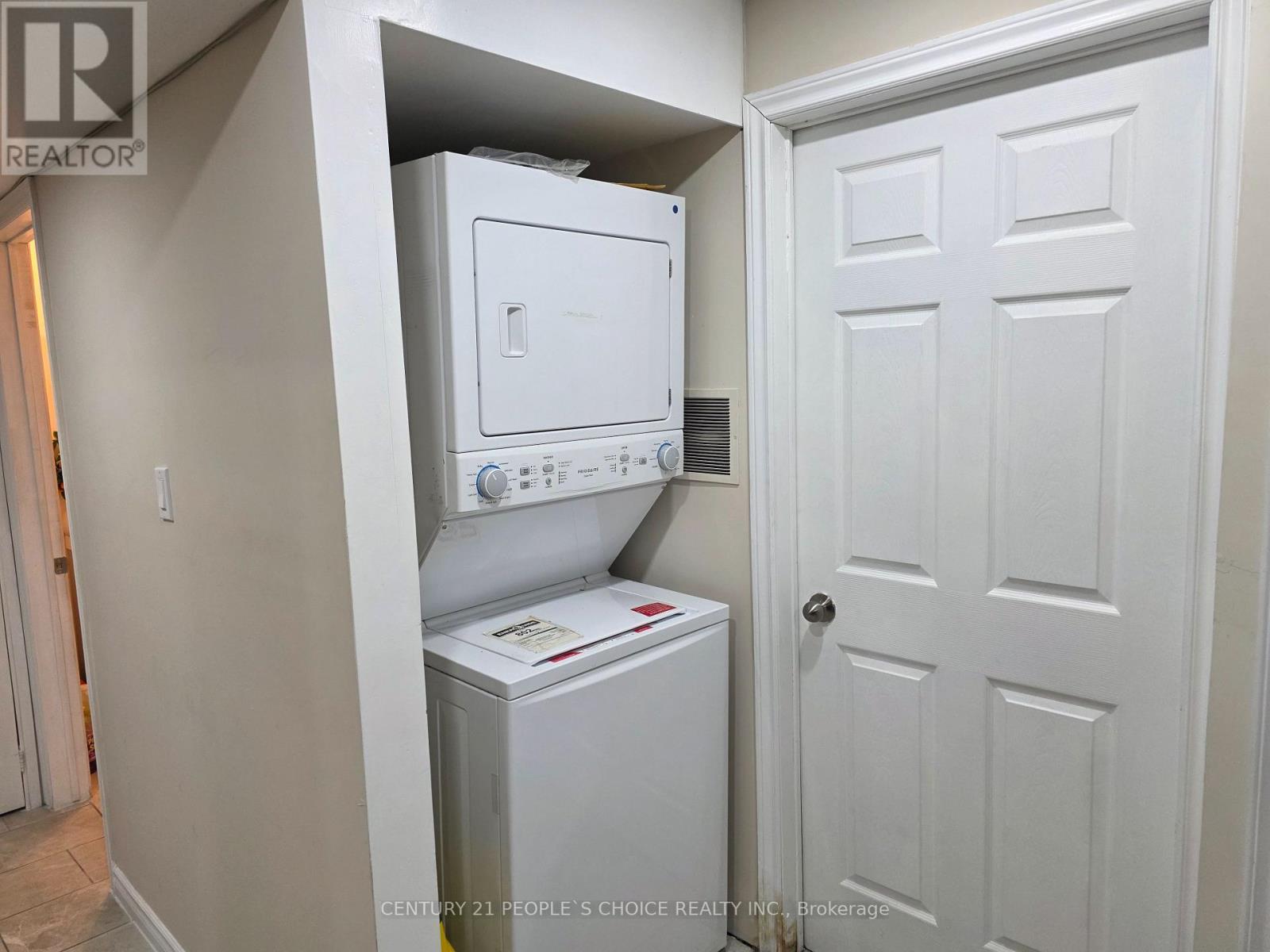 3 Heathbrook Avenue, Brampton, Ontario  L6P 2N1 - Photo 10 - W12564188