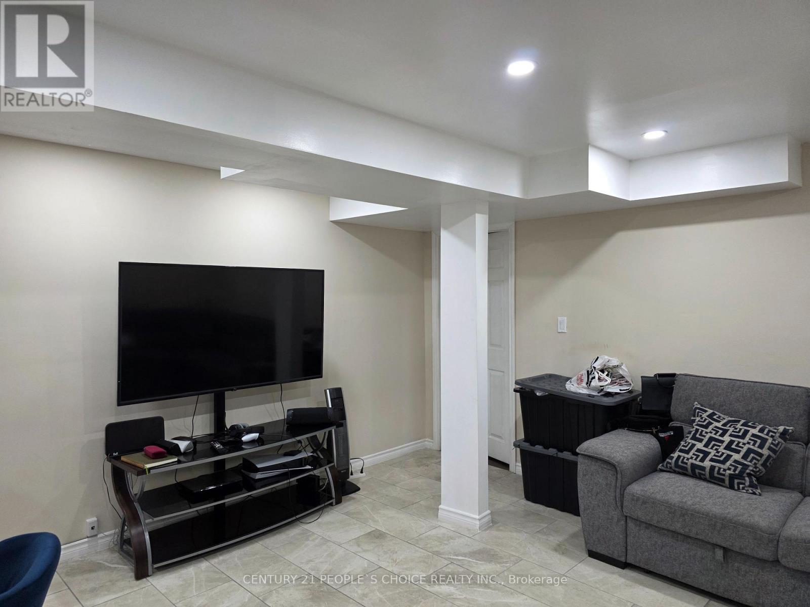 3 Heathbrook Avenue, Brampton, Ontario  L6P 2N1 - Photo 5 - W12564188