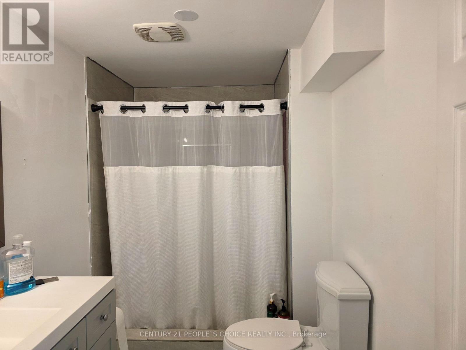 3 Heathbrook Avenue, Brampton, Ontario  L6P 2N1 - Photo 7 - W12564188