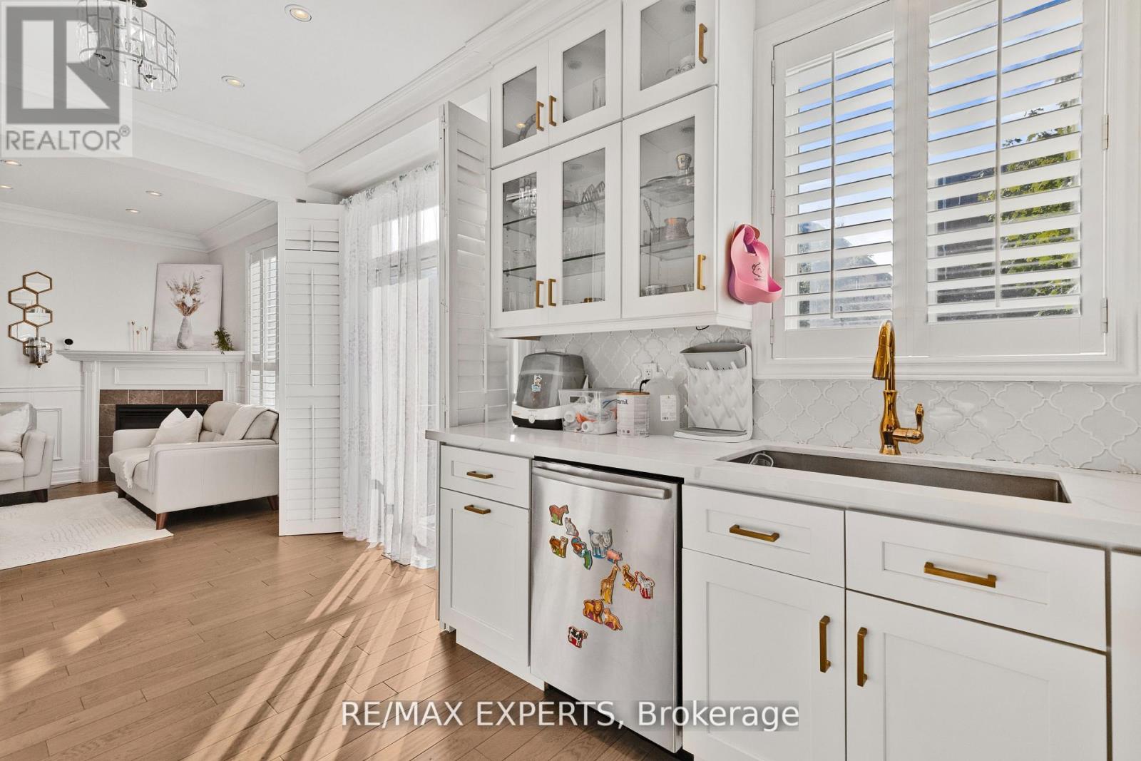 4643 Harbottle Road, Burlington, Ontario  L7M 0E2 - Photo 10 - W12564204