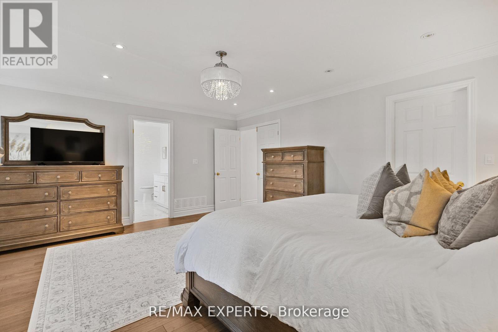 4643 Harbottle Road, Burlington, Ontario  L7M 0E2 - Photo 16 - W12564204