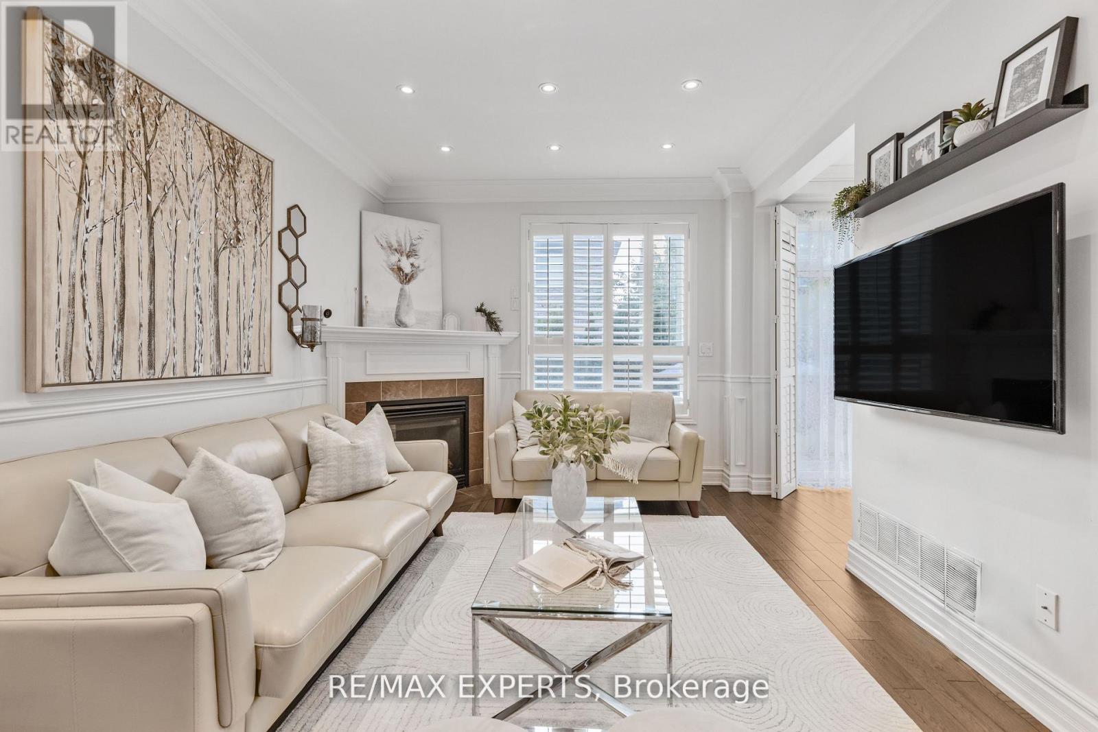 4643 Harbottle Road, Burlington, Ontario  L7M 0E2 - Photo 2 - W12564204