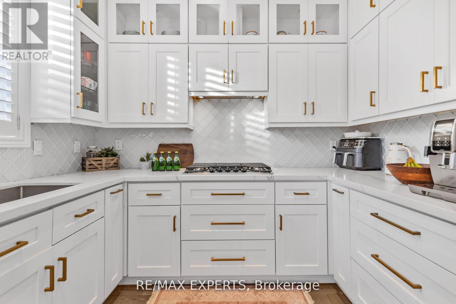 4643 Harbottle Road, Burlington, Ontario  L7M 0E2 - Photo 7 - W12564204