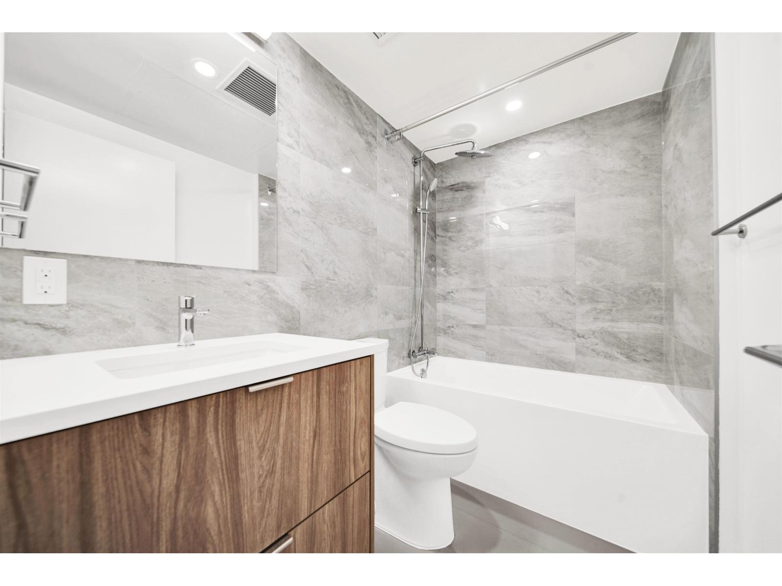 2101 13675 107a Avenue, Surrey, British Columbia V3T 0X2 - Photo 12 - R3068549