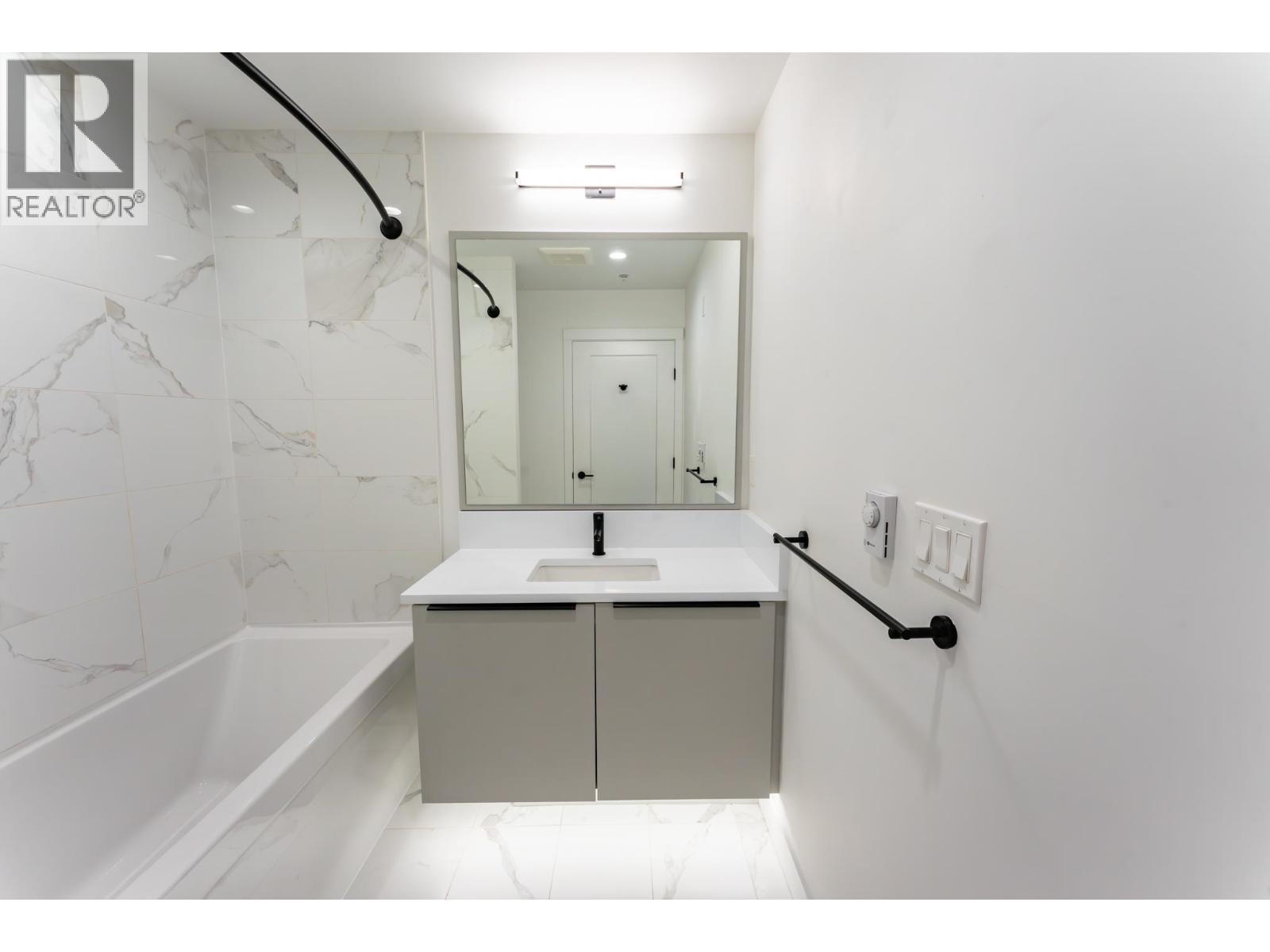 202 2408 Grant Street, Vancouver, British Columbia  V5K 3G4 - Photo 11 - R3058339