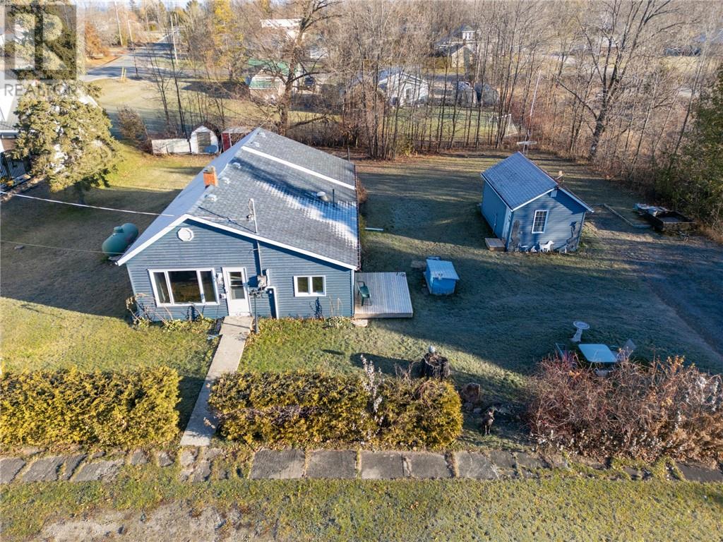 110 Walcot, Manitowaning, Ontario