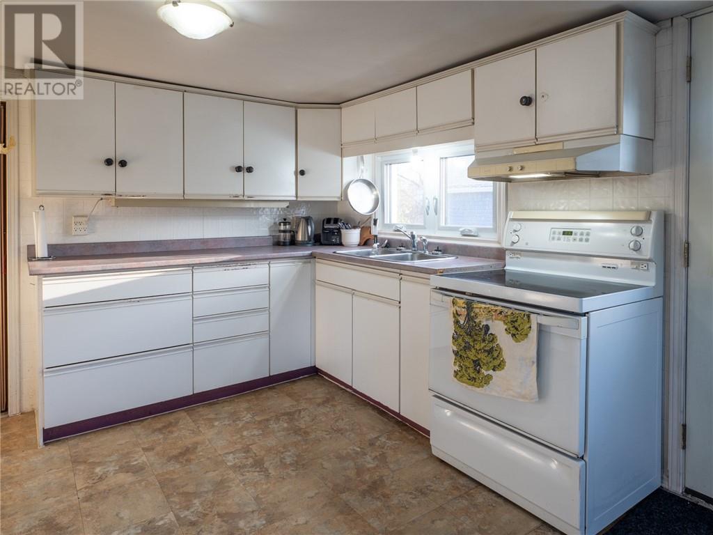 110 Walcot, Manitowaning, Ontario  P0P 1N0 - Photo 11 - 2125723