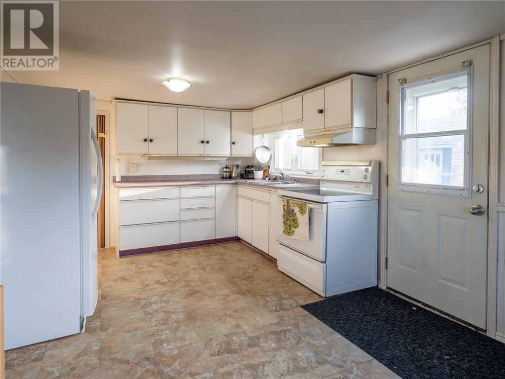 110 Walcot, Manitowaning, Ontario  P0P 1N0 - Photo 12 - 2125723