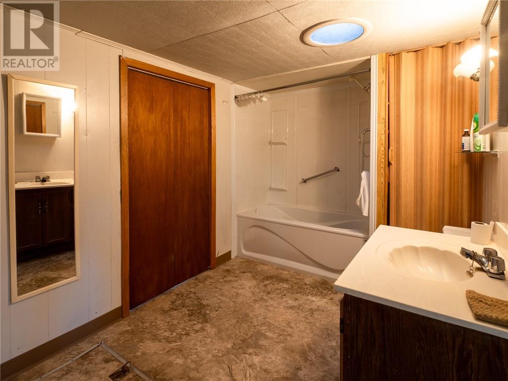 110 Walcot, Manitowaning, Ontario  P0P 1N0 - Photo 34 - 2125723