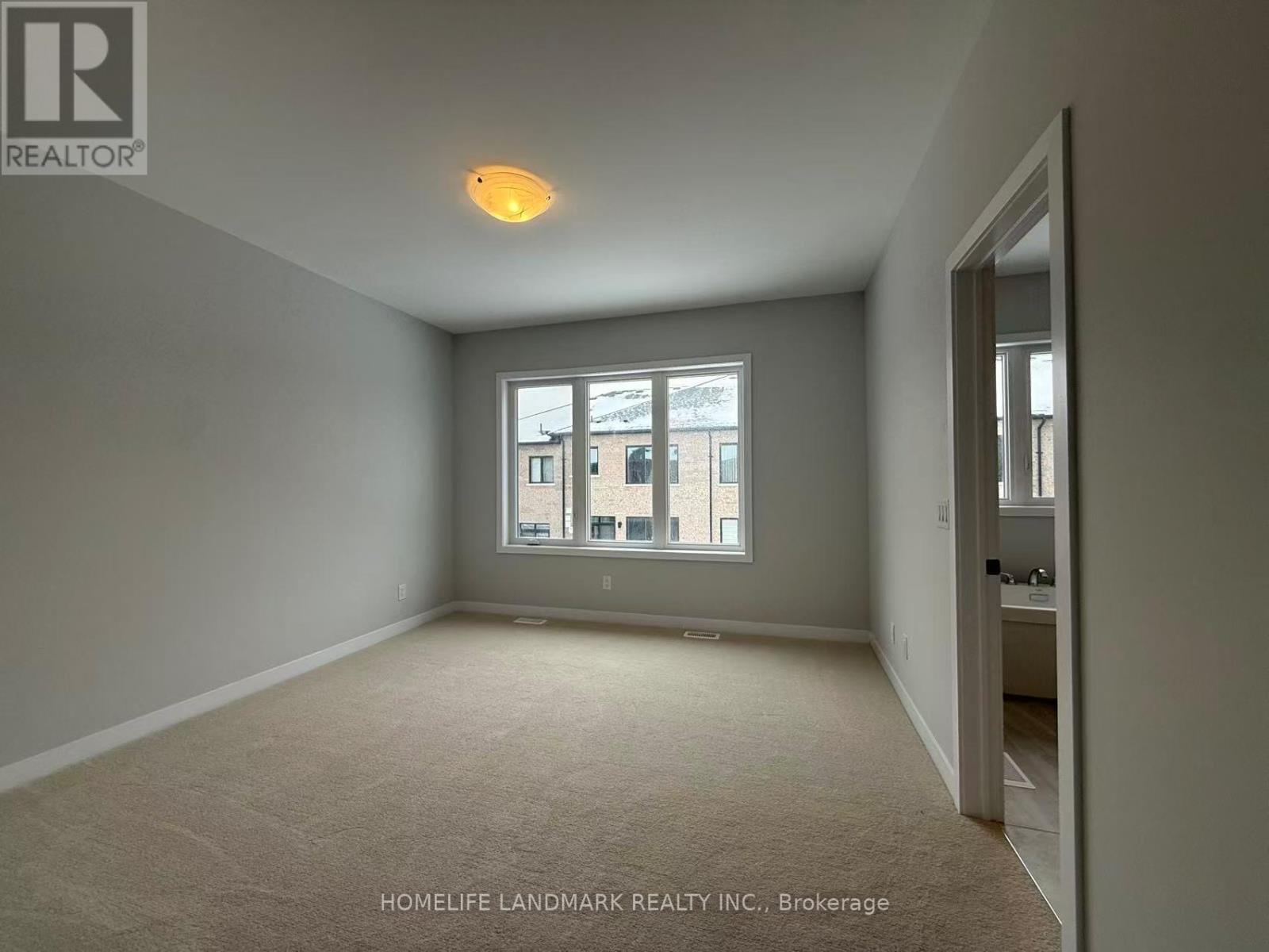 9 Harvey Bunker Crescent, Markham, Ontario  L6C 3M7 - Photo 4 - N12562186