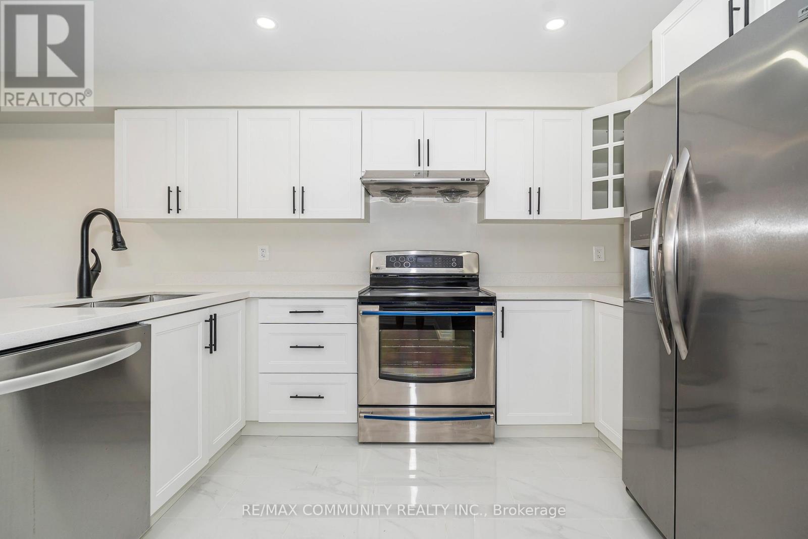 10 Tanasi Road, Brampton, Ontario  L6X 0K4 - Photo 10 - W12543566