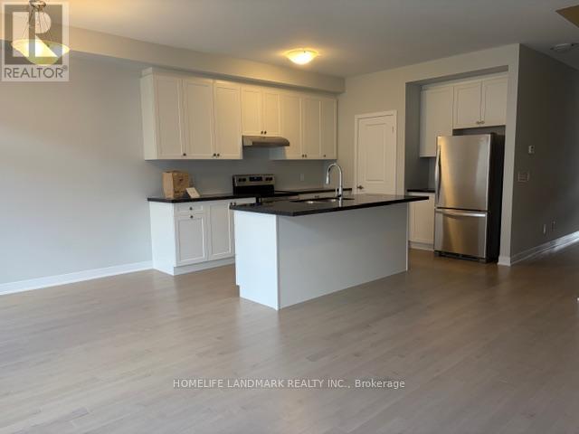 9 Harvey Bunker Crescent, Markham, Ontario  L6C 3M7 - Photo 3 - N12562186