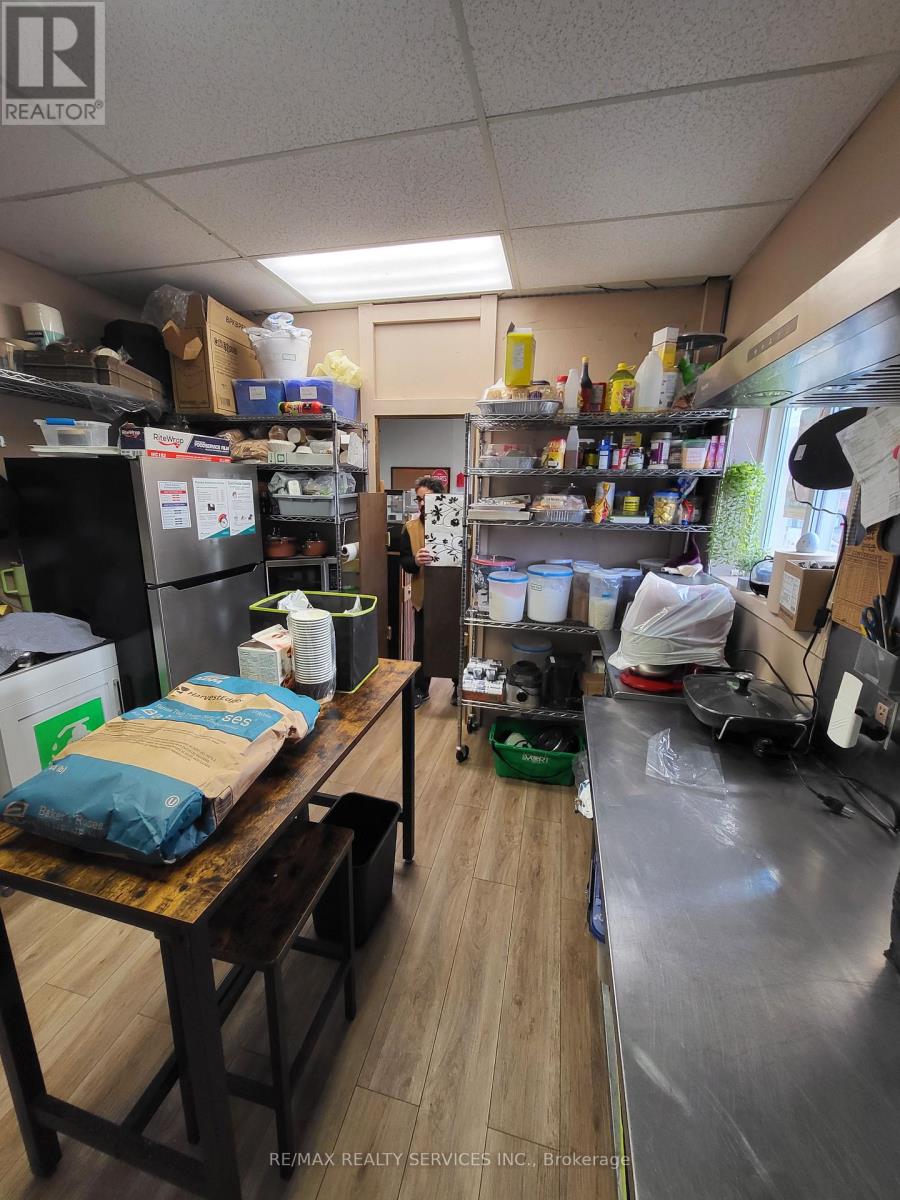 109 - 28 Mill Street, Orangeville, Ontario  L9W 2M3 - Photo 13 - W12564222