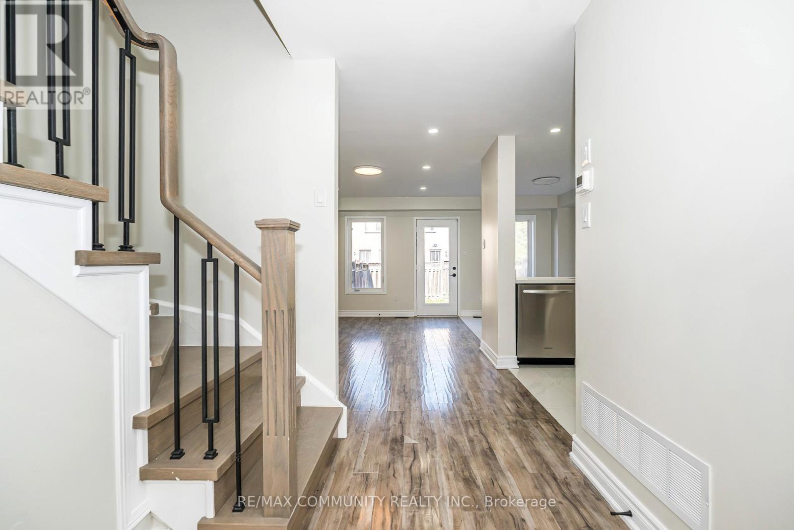 10 Tanasi Road, Brampton, Ontario  L6X 0K4 - Photo 8 - W12543566