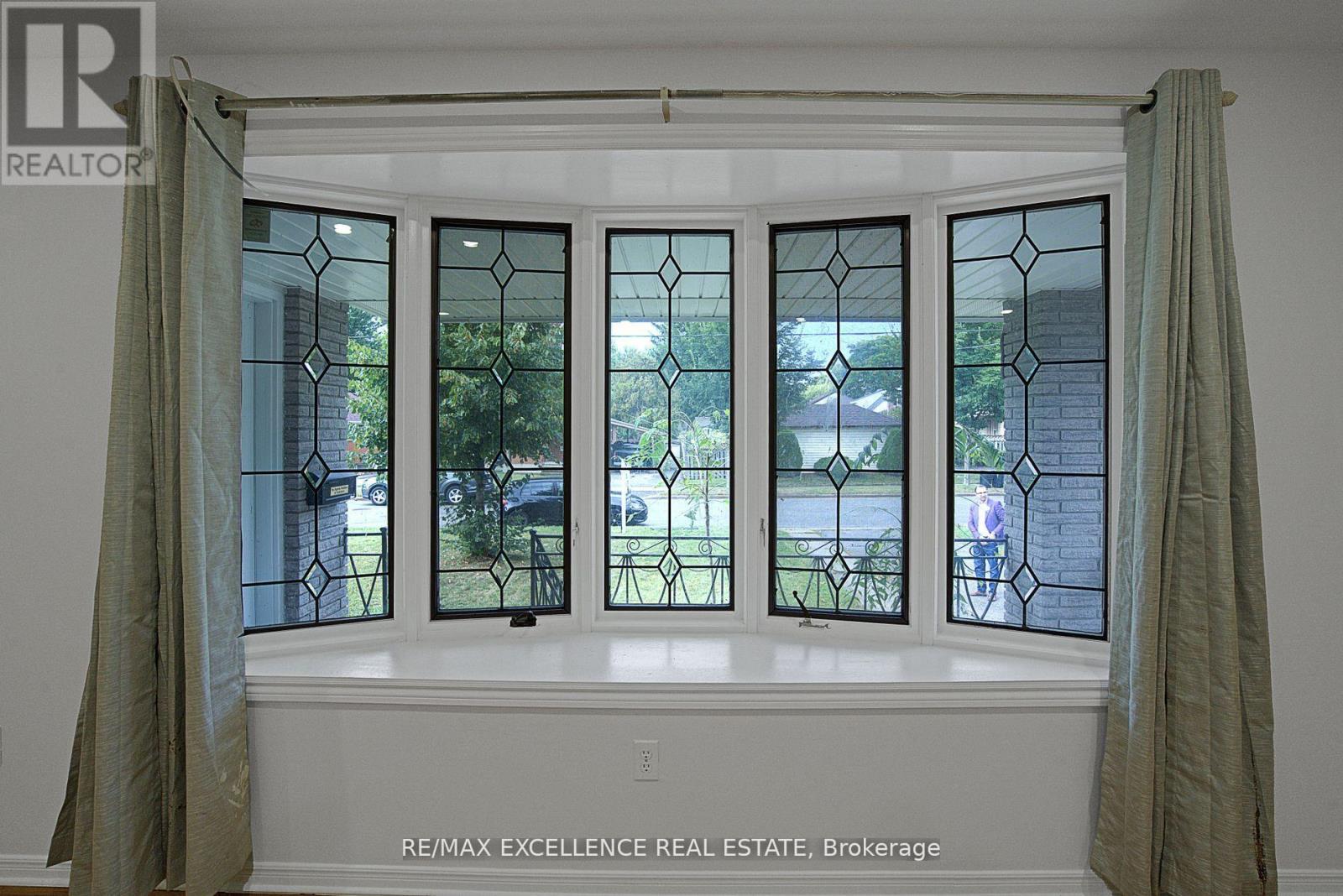 Photo 9 of 35 for 1595 Borden Street