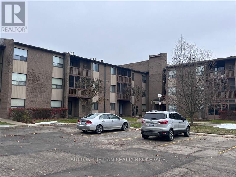 214 - 300 EVERGLADE CRESCENT, London North, Ontario