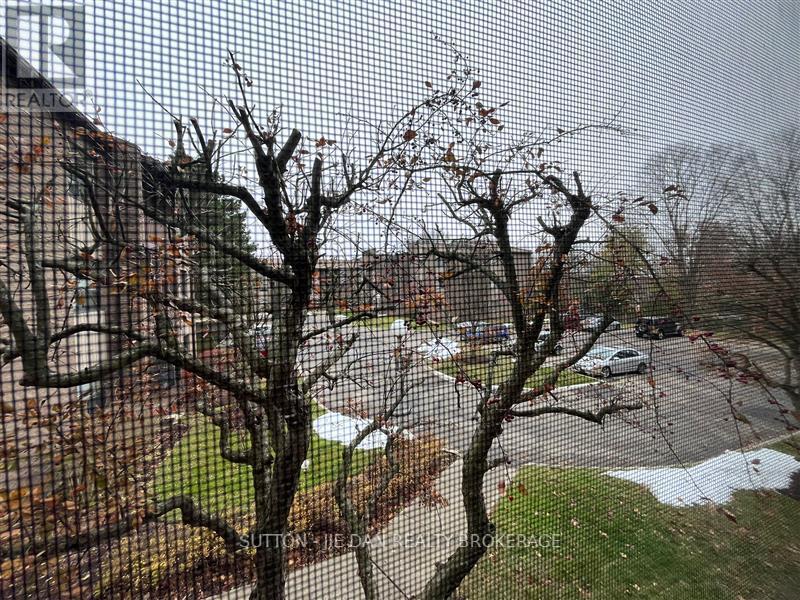 214 - 300 Everglade Crescent, London North, Ontario  N6H 4P8 - Photo 10 - X12564328