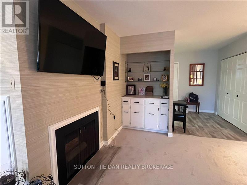 214 - 300 Everglade Crescent, London North, Ontario  N6H 4P8 - Photo 3 - X12564328