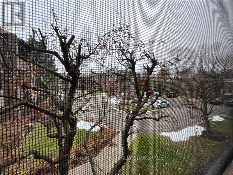 214 - 300 Everglade Crescent, London North, Ontario  N6H 4P8 - Photo 9 - X12564328