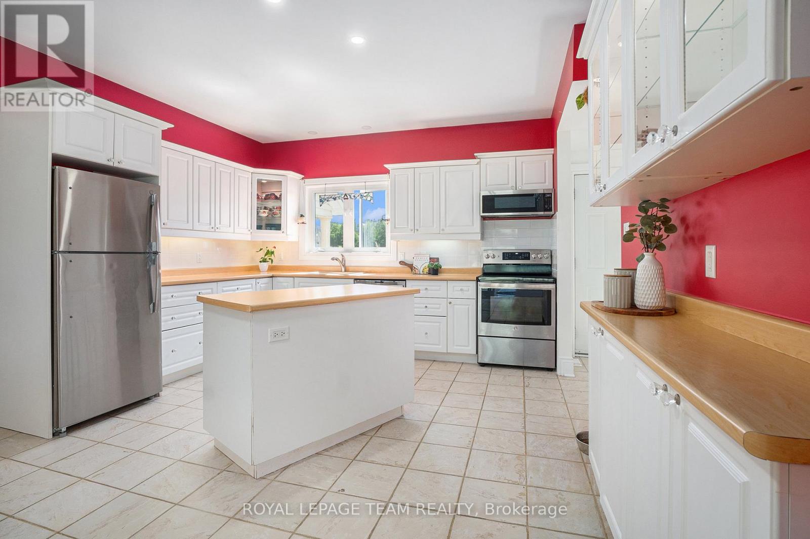 20468 7, Tay Valley, Ontario  K0H 2B0 - Photo 11 - X12564280