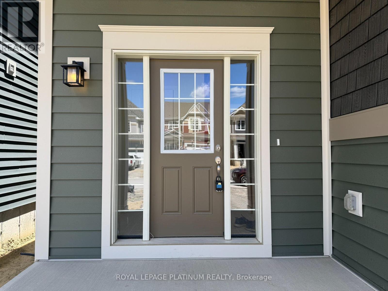 155 Mceachern Lane, Gravenhurst, Ontario  P1P 0H8 - Photo 2 - X12564024