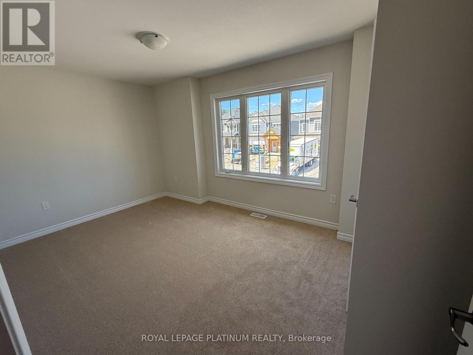 155 Mceachern Lane, Gravenhurst, Ontario  P1P 0H8 - Photo 4 - X12564024