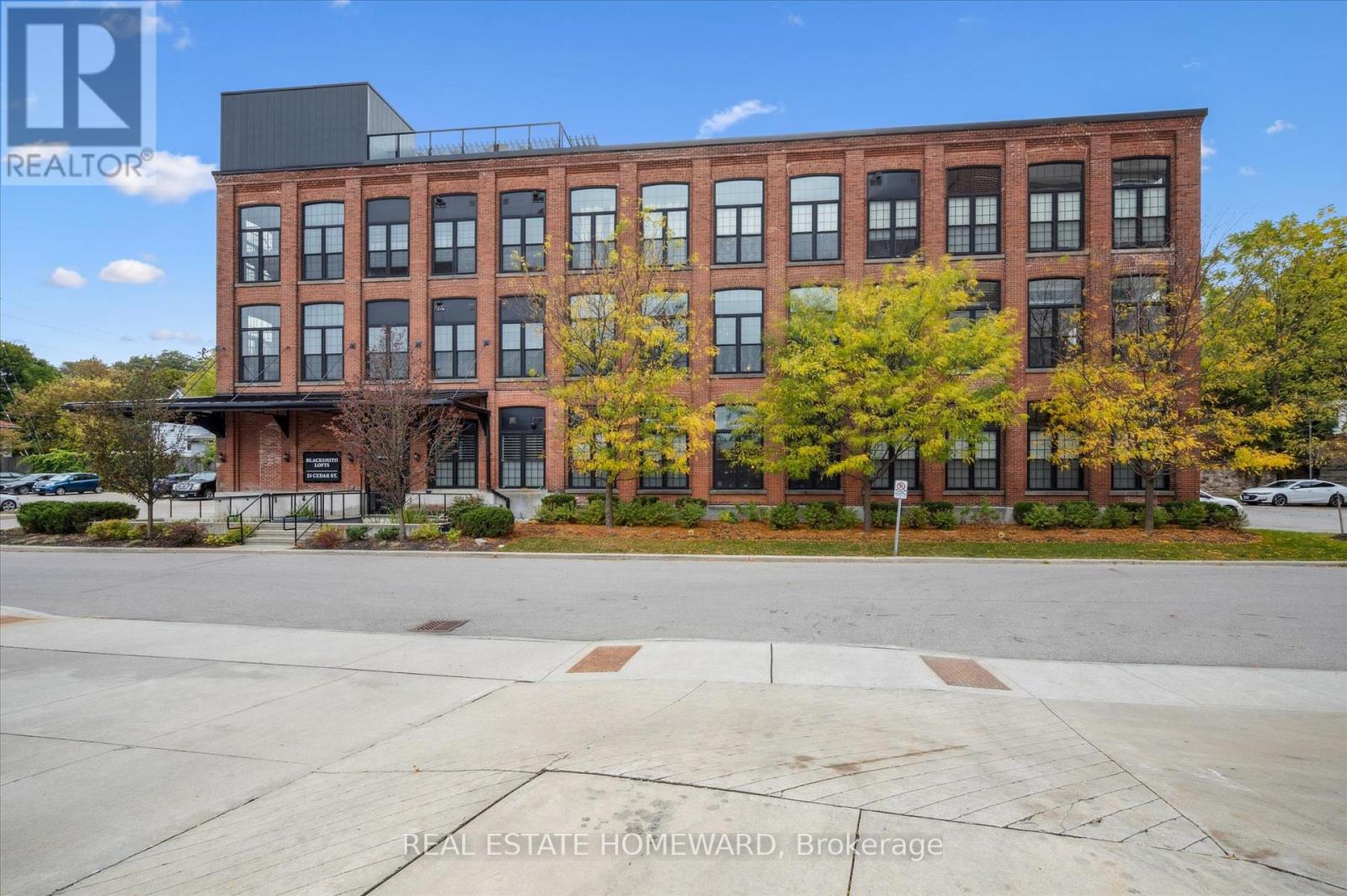 303 - 24 Cedar Street, Cambridge, Ontario  N1S 0B2 - Photo 2 - X12564122