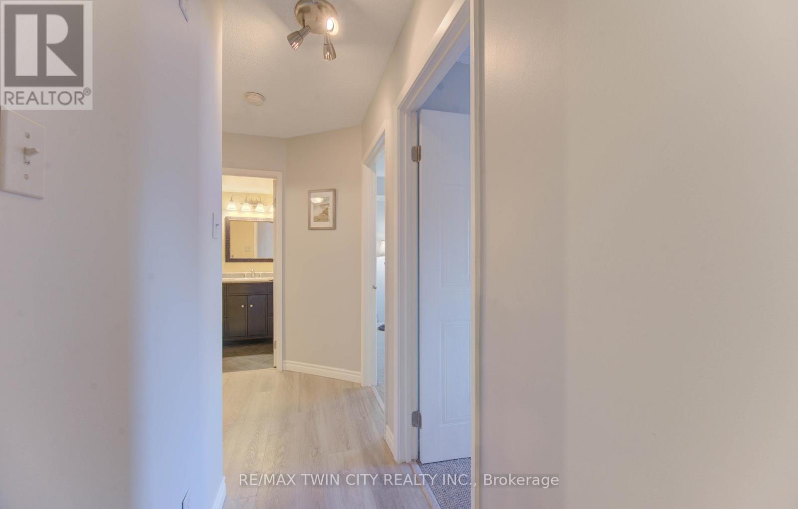 27 - 3085 Kingsway Drive, Kitchener, Ontario  N2C 2P1 - Photo 16 - X12564156