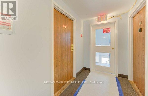 27 - 3085 Kingsway Drive, Kitchener, Ontario  N2C 2P1 - Photo 4 - X12564156