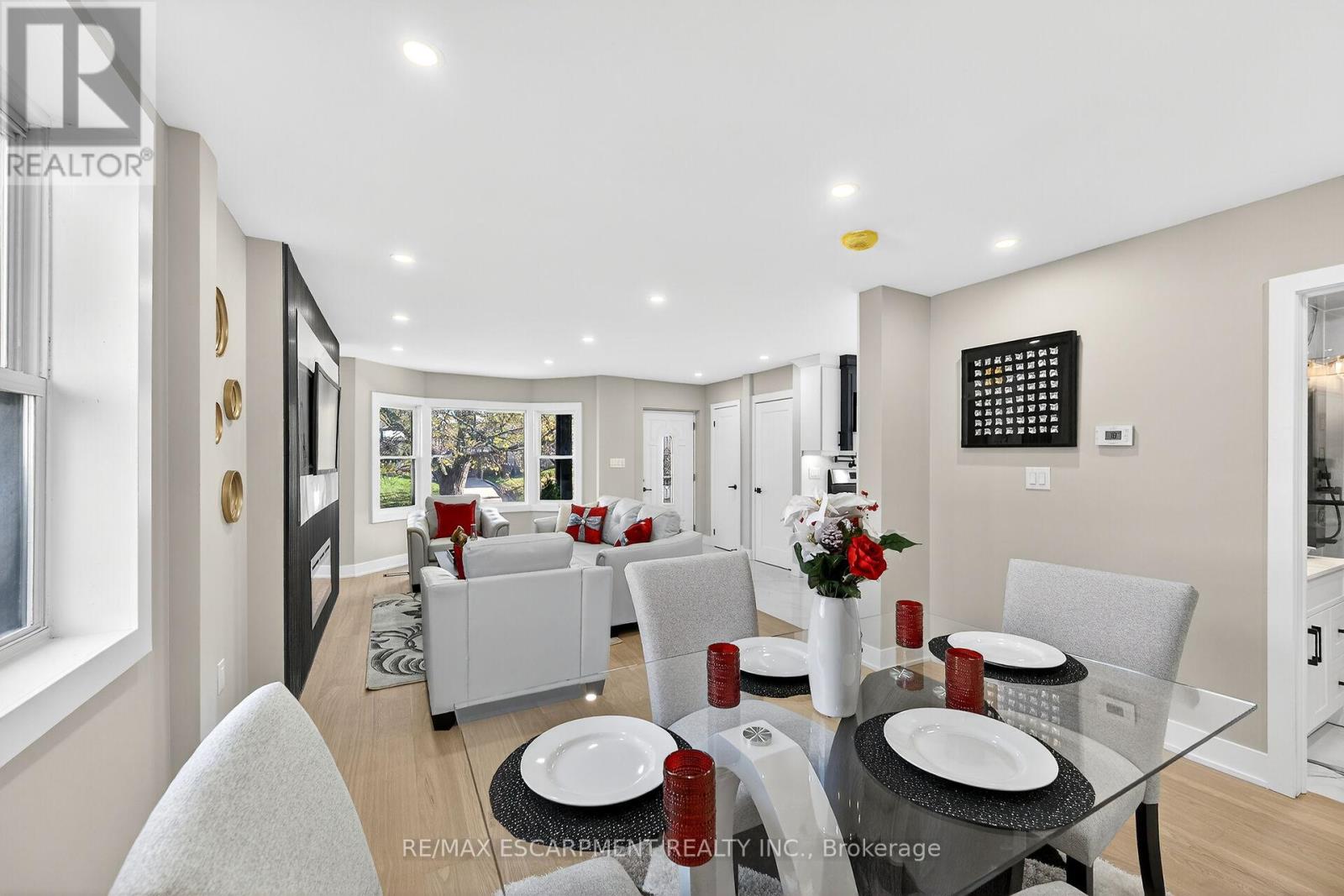 26 Martin Road, Hamilton, Ontario  L8K 3N1 - Photo 12 - X12564244