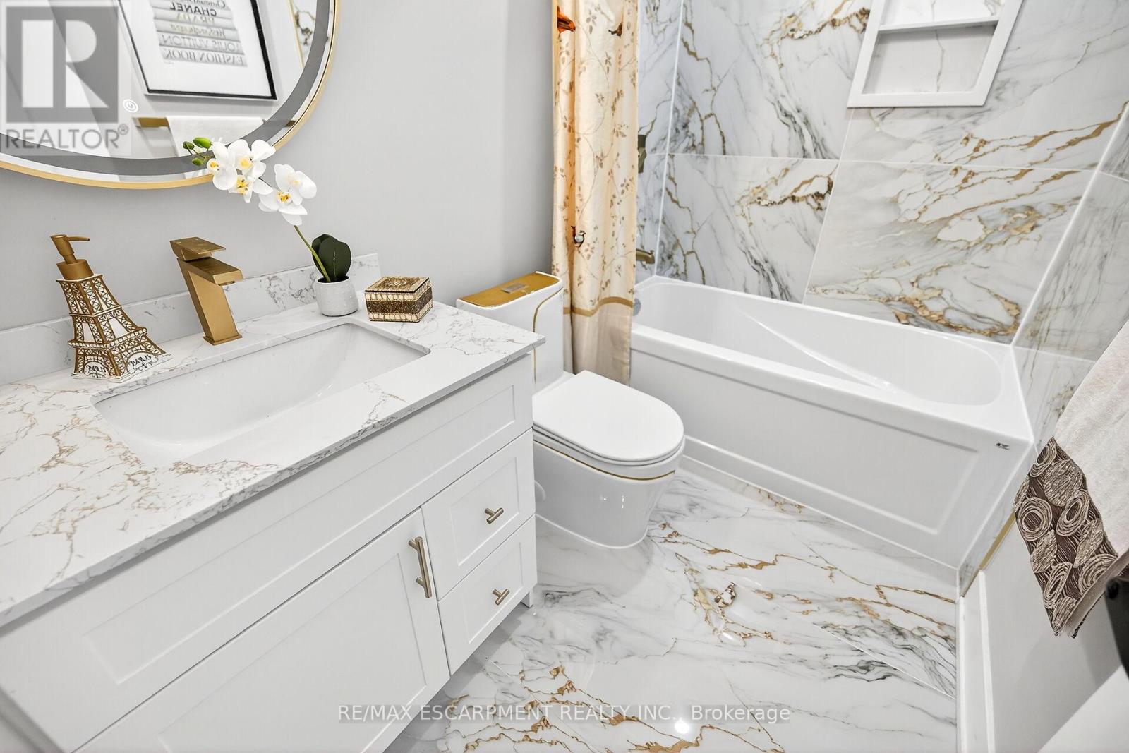 26 Martin Road, Hamilton, Ontario  L8K 3N1 - Photo 18 - X12564244