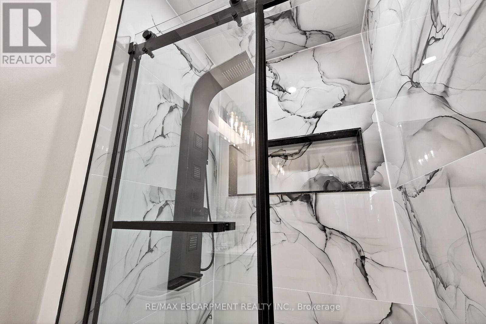 26 Martin Road, Hamilton, Ontario  L8K 3N1 - Photo 24 - X12564244