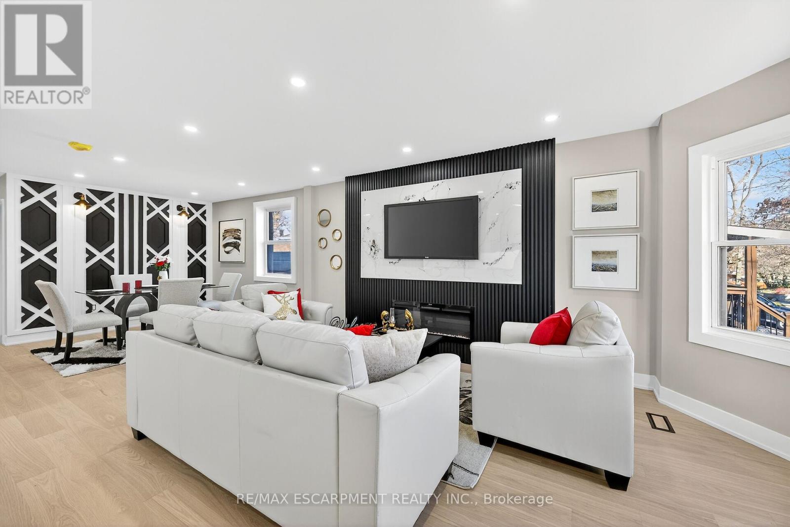 26 Martin Road, Hamilton, Ontario  L8K 3N1 - Photo 3 - X12564244