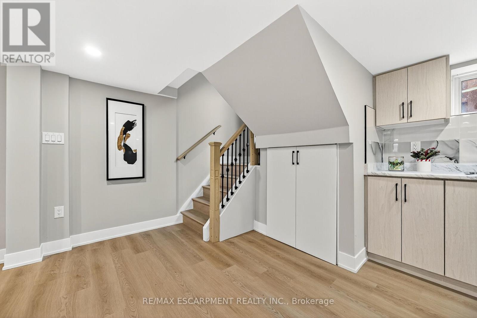 26 Martin Road, Hamilton, Ontario  L8K 3N1 - Photo 31 - X12564244